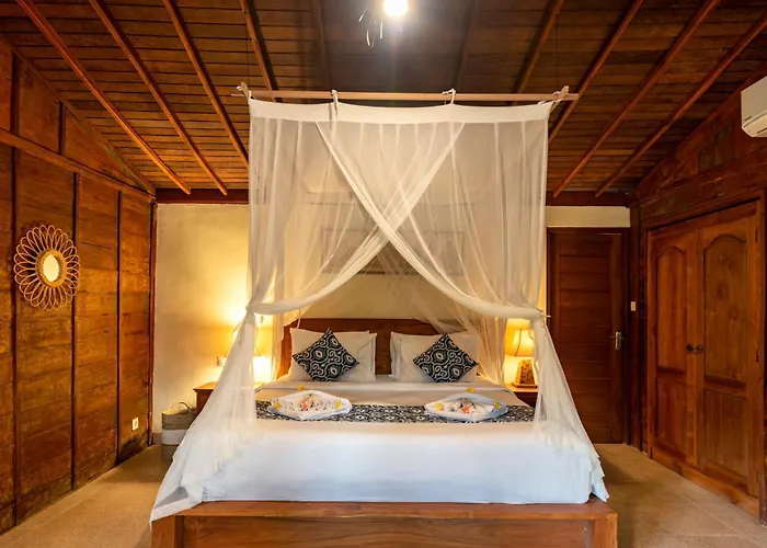 ホリデーパーク Taksu By Dhananjaya Hospitality 4*